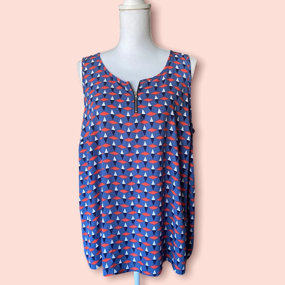 Breezy geometric top with zip
